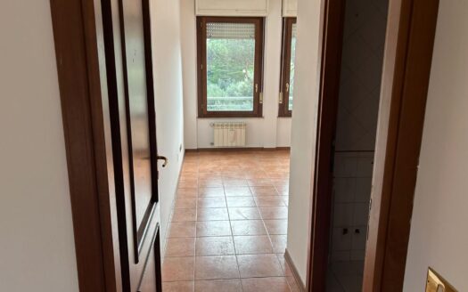 QUADRILOCALE IN VENDITA ZONA EUR TORRINO VIA CATERINA TROIANI