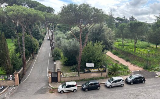 QUADRILOCALE IN VENDITA ZONA EUR TORRINO VIA CATERINA TROIANI