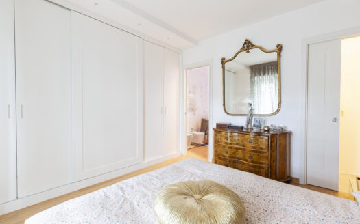 SPLENDIDO TRILOCALE FINEMENTE RISTRUTTURATO ZONA EUR TORRINO VIA FIUME BIANCO