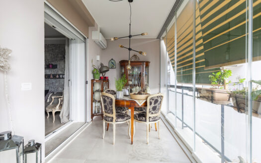 SPLENDIDO TRILOCALE FINEMENTE RISTRUTTURATO ZONA EUR TORRINO VIA FIUME BIANCO