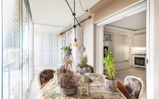 SPLENDIDO TRILOCALE FINEMENTE RISTRUTTURATO ZONA EUR TORRINO VIA FIUME BIANCO