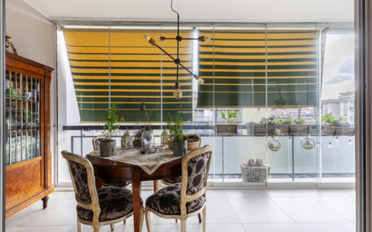 SPLENDIDO TRILOCALE FINEMENTE RISTRUTTURATO ZONA EUR TORRINO VIA FIUME BIANCO