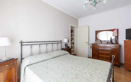 SPLENDIDO APPARTAMENTO RISTRUTTURATO IN ZONA EUR-MONTAGNOLA