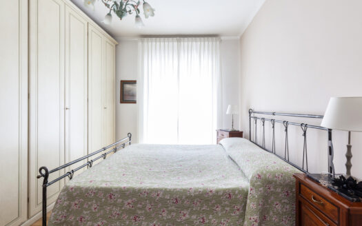 SPLENDIDO APPARTAMENTO RISTRUTTURATO IN ZONA EUR-MONTAGNOLA