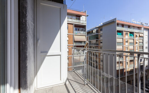 SPLENDIDO APPARTAMENTO RISTRUTTURATO IN ZONA EUR-MONTAGNOLA