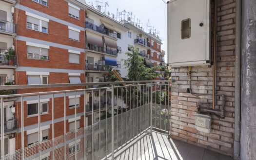 SPLENDIDO APPARTAMENTO RISTRUTTURATO IN ZONA EUR-MONTAGNOLA