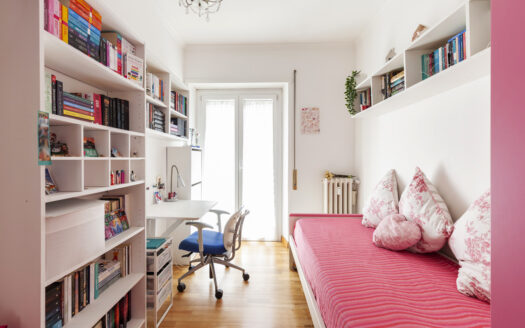 SPLENDIDO APPARTAMENTO RISTRUTTURATO IN ZONA EUR-MONTAGNOLA