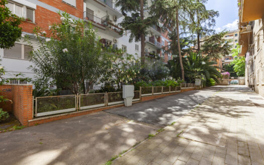 SPLENDIDO APPARTAMENTO RISTRUTTURATO IN ZONA EUR-MONTAGNOLA